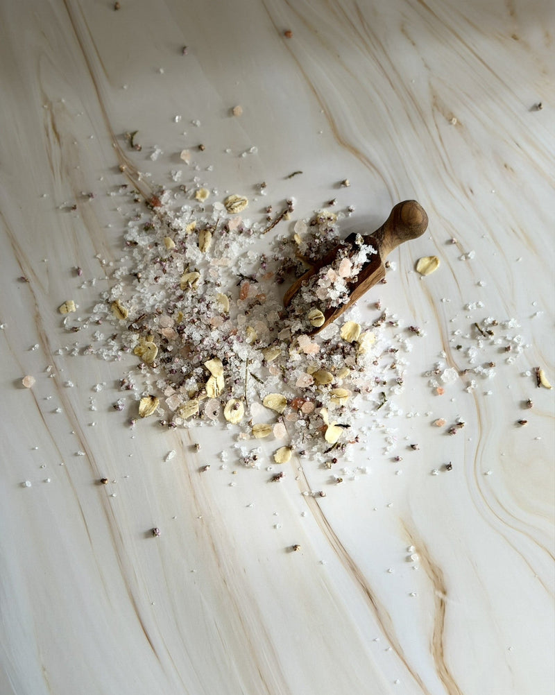 A guide to bath salts: relaxation, muscle relief & rituals